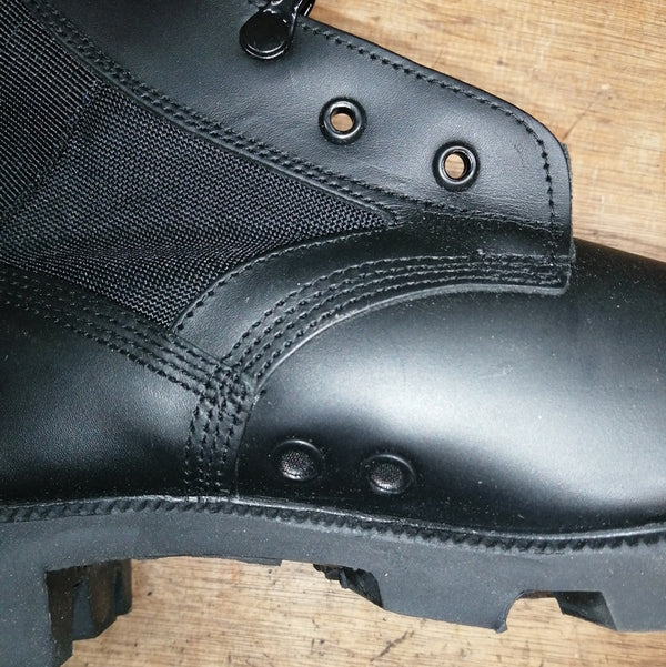 U.S / U.K-spec' Jungle Boot. 'New'. Black.