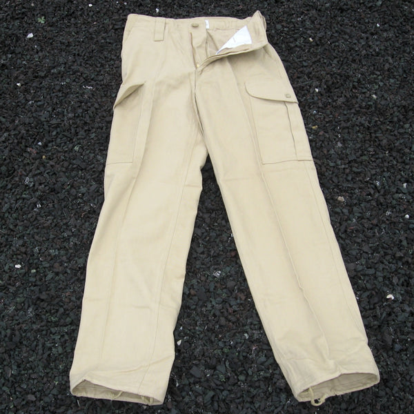 Continental-style Cotton 5-Pkt Combats in Creamy-Sand.