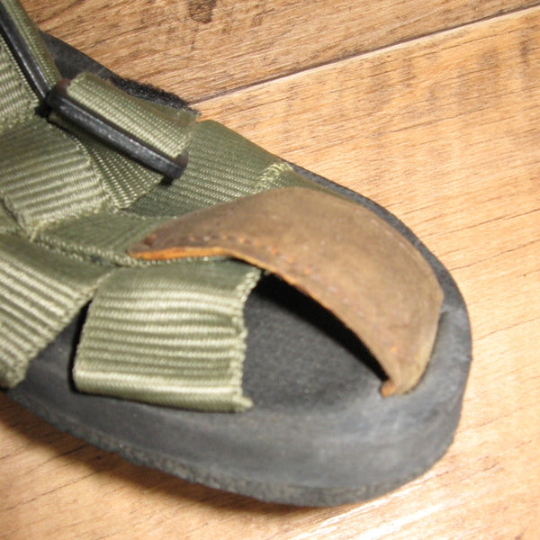 Arktis 'Strop' Sandals. Olive / Black.