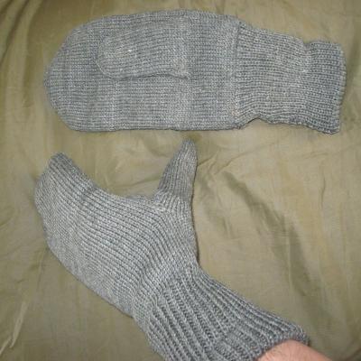 Swiss Wool Mittens. New. Silver-Grey.