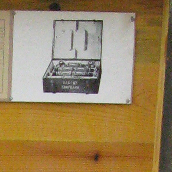 Czechoslovakian Wood Tool/Storage Box. Olive.